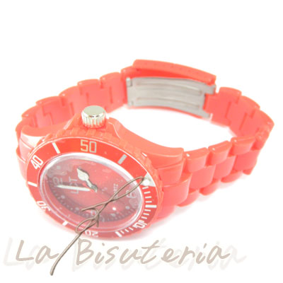 Detalle reloj tipo jellys y acero inoxidable