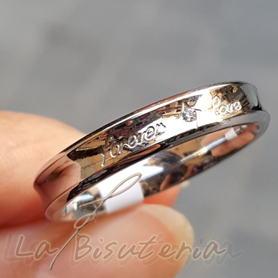 Anillo acero modelo 12200008. Plata y mensaje grabado