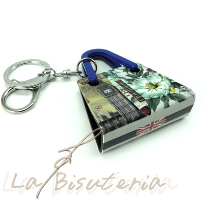 Llavero Londres detalle. Llavero rgido tipo bolso