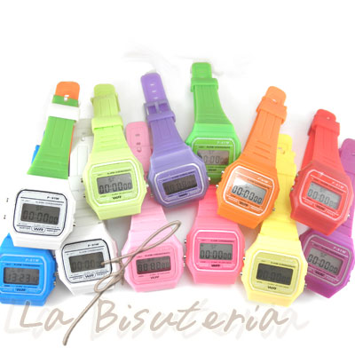 Lote de 30 reloj tipo Casio - Color, al por mayor (3.4 c.u.)