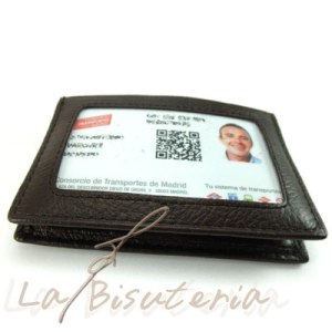 Cartera especial tamao tarjeta. Extra fina. Negra. Unisex