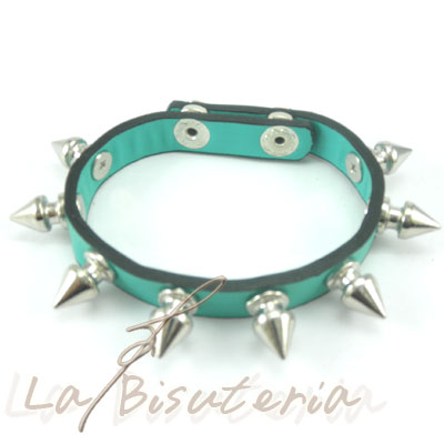 Pulsera de pinchos - pulsera de remaches. Color verde agua- mod