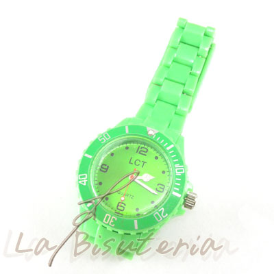 Reloj tipo jellys colores color verde. Cierre Acero.